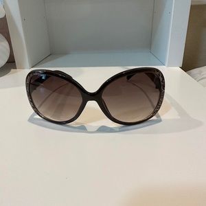 2000s brown oversized sunnies💋
- brand: Steve Madden